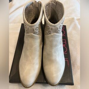 Woman’s size 10 with box Corky’s Boutique Stylish Cream Ankle Boots